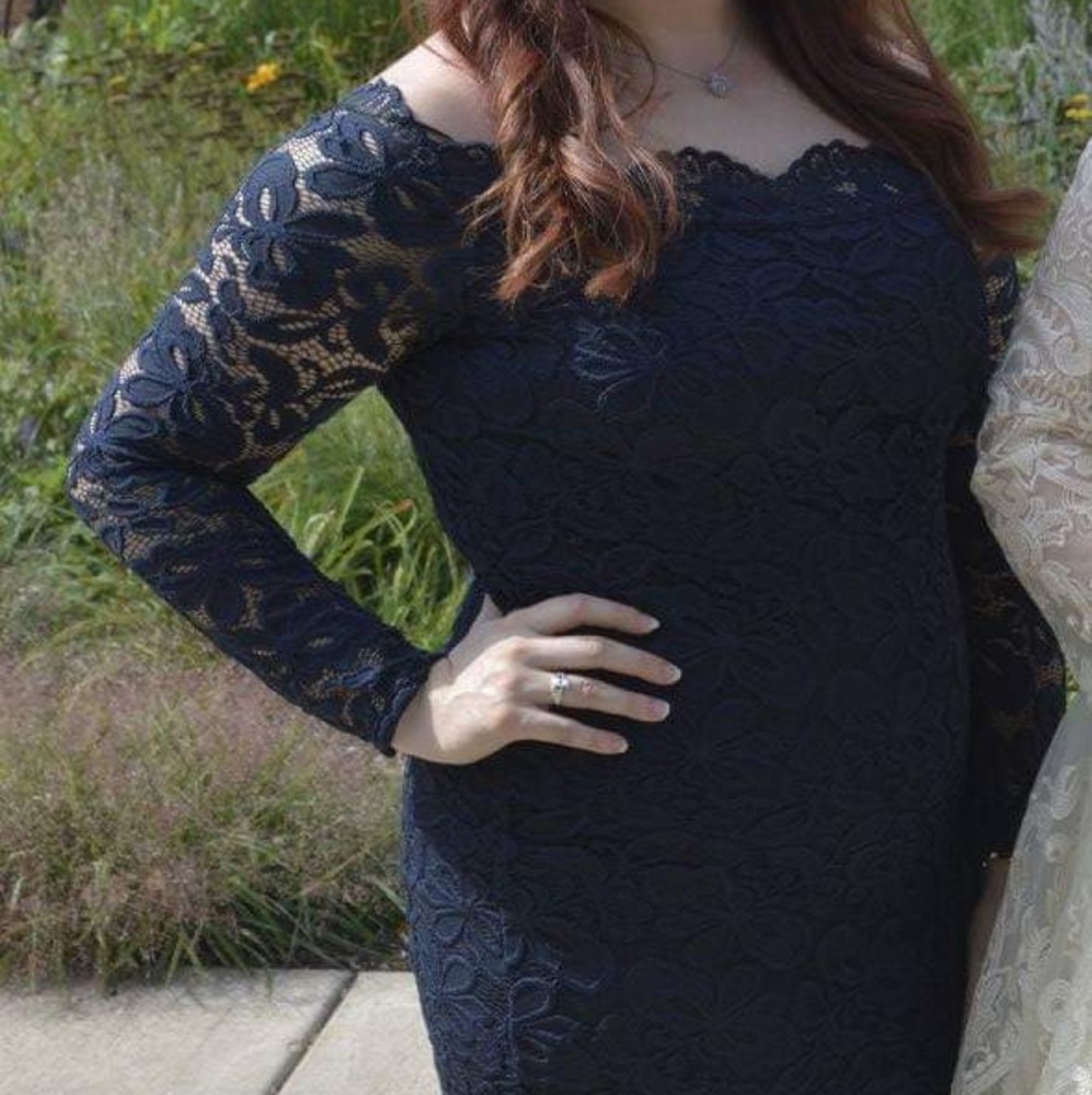 💥SOLD💥 H&M Navy Blue Off the Shoulder Dress